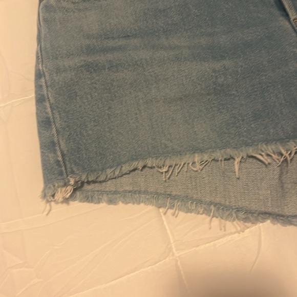 NWT Women’s Levi 501 Blue Jean Shorts Size 31 Button Fly High Rise - Picture 9 of 12